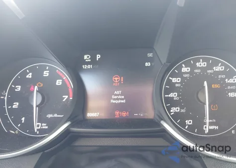 2017 Alfa Romeo Giulia Awd z USA, uszkodzony, nr VIN ZARFAEDN3H7535696